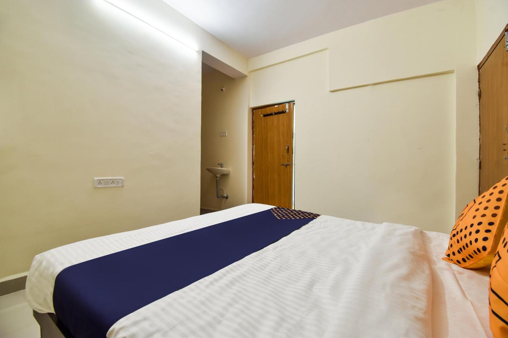 Spot On Carnival Resorts Rāipur Eksteriør billede